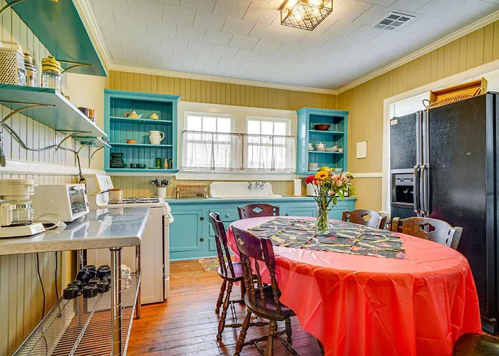 Walkable Dtwn W/ Screened Porch Lafayette