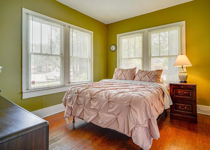 Walkable Dtwn W/ Screened Porch Lafayette