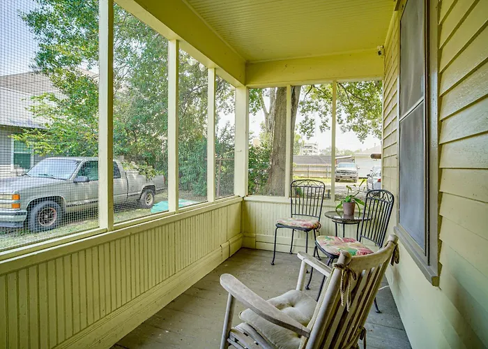 Walkable Dtwn W/ Screened Porch Lafayette
