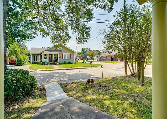 Hébergement de vacances Walkable Dtwn W/ Screened Porch *