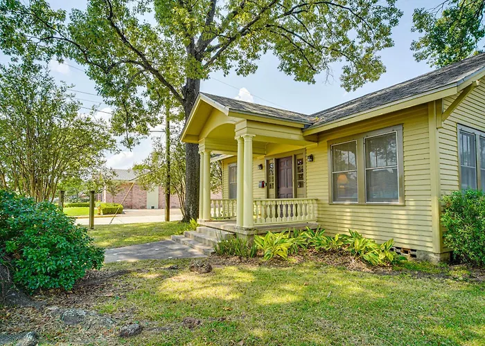 Walkable Dtwn W/ Screened Porch Hébergement de vacances Lafayette